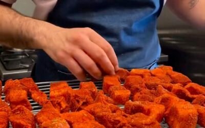 Come cucinare la pancia di maiale senza cotenna, la ricetta di Bona a Tavola