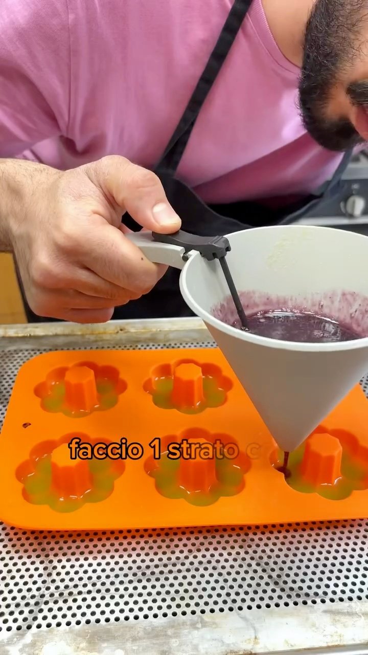 Ricetta gourmet dello chef a domicilio panna cotta salata con taleggio e mirtilli
