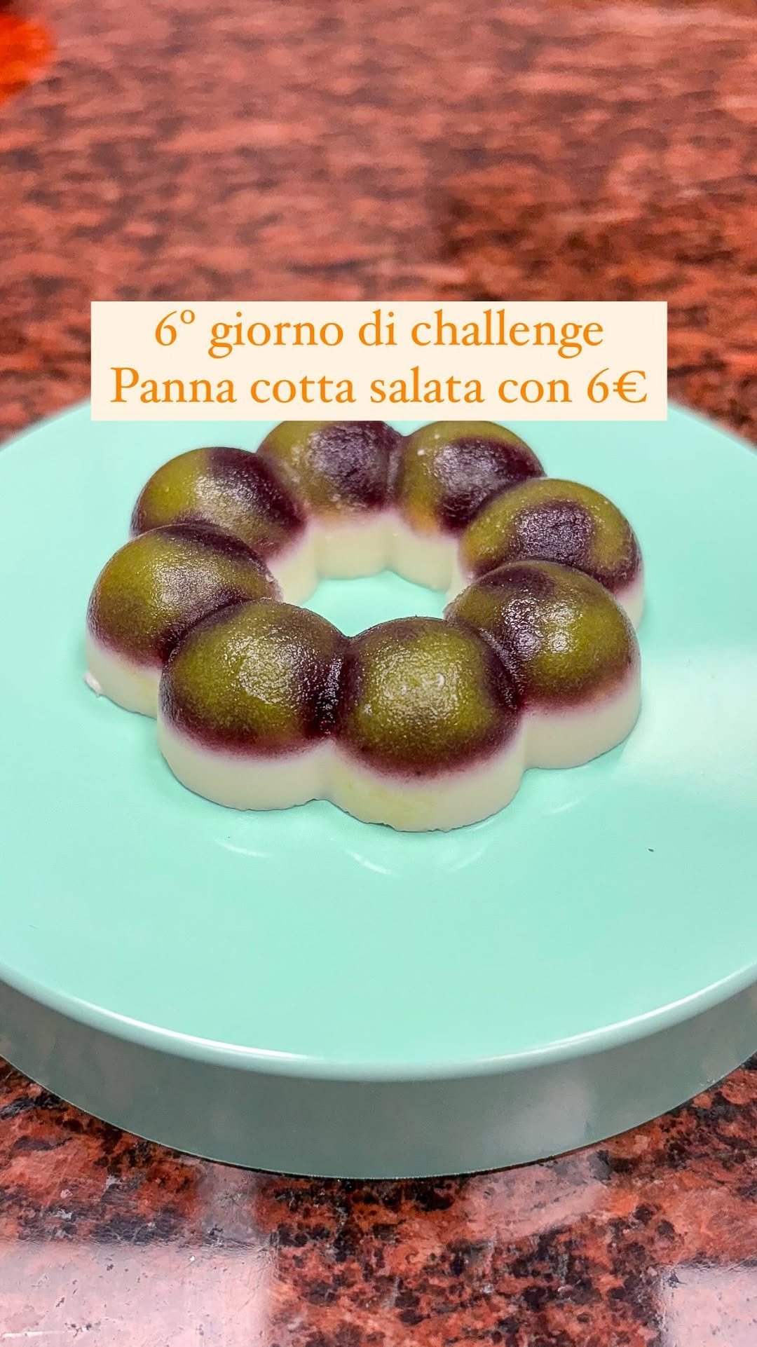 Ricetta gourmet dello chef a domicilio panna cotta salata con taleggio e mirtilli